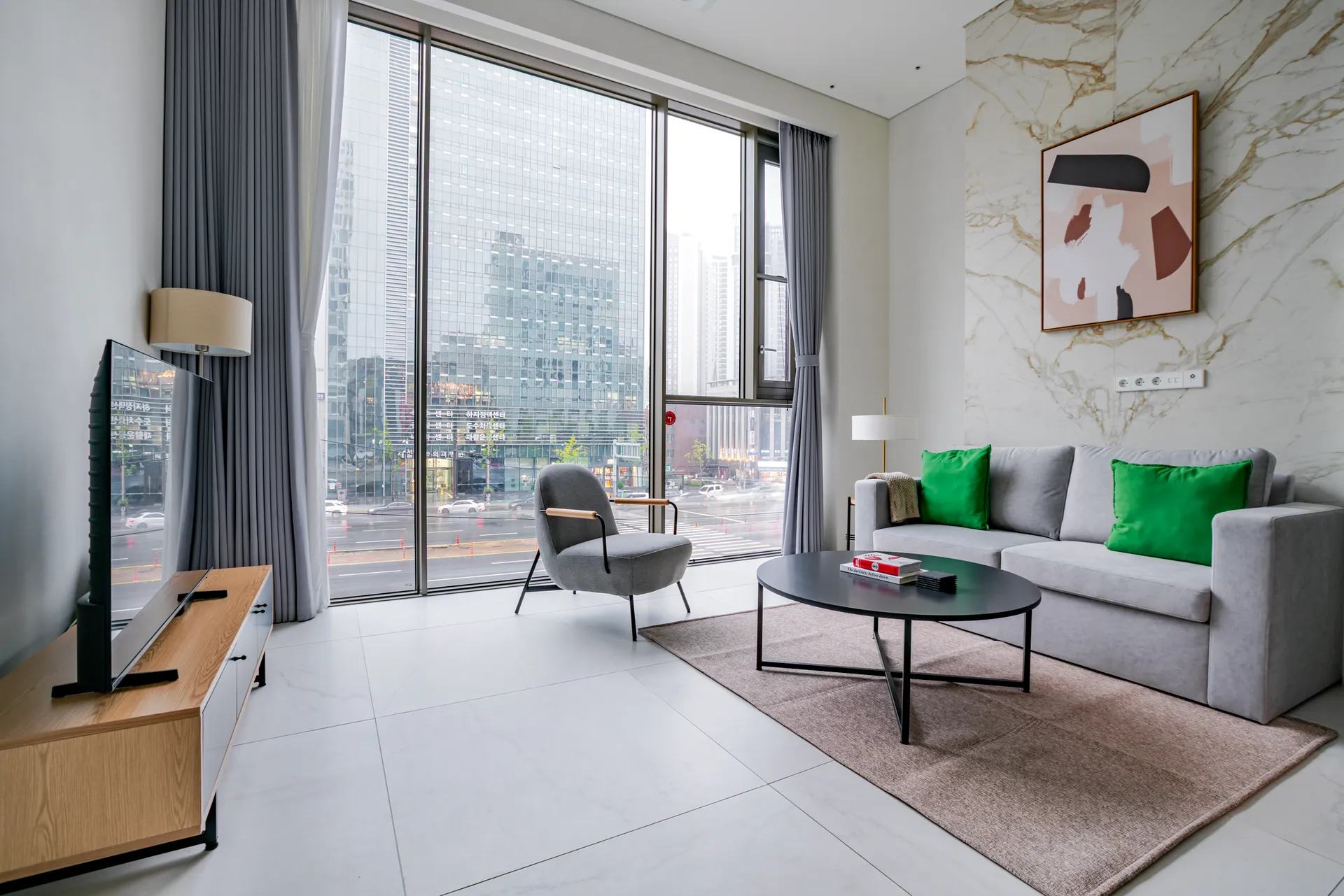 Spacious Two-Bedroom Home in Cheongdam-dong