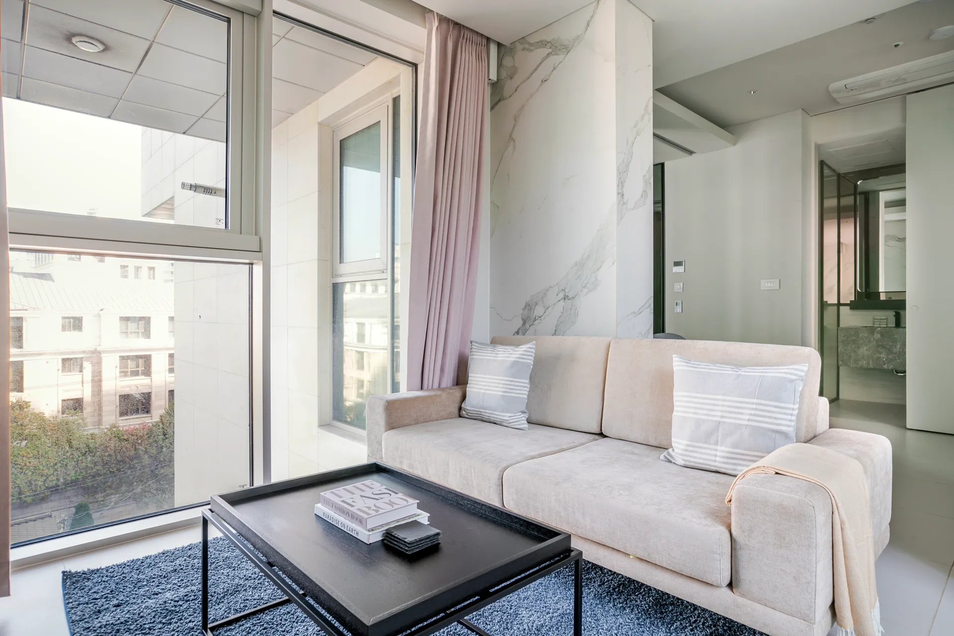 One-Bedroom Home between Cheongdam & Gangnam Station