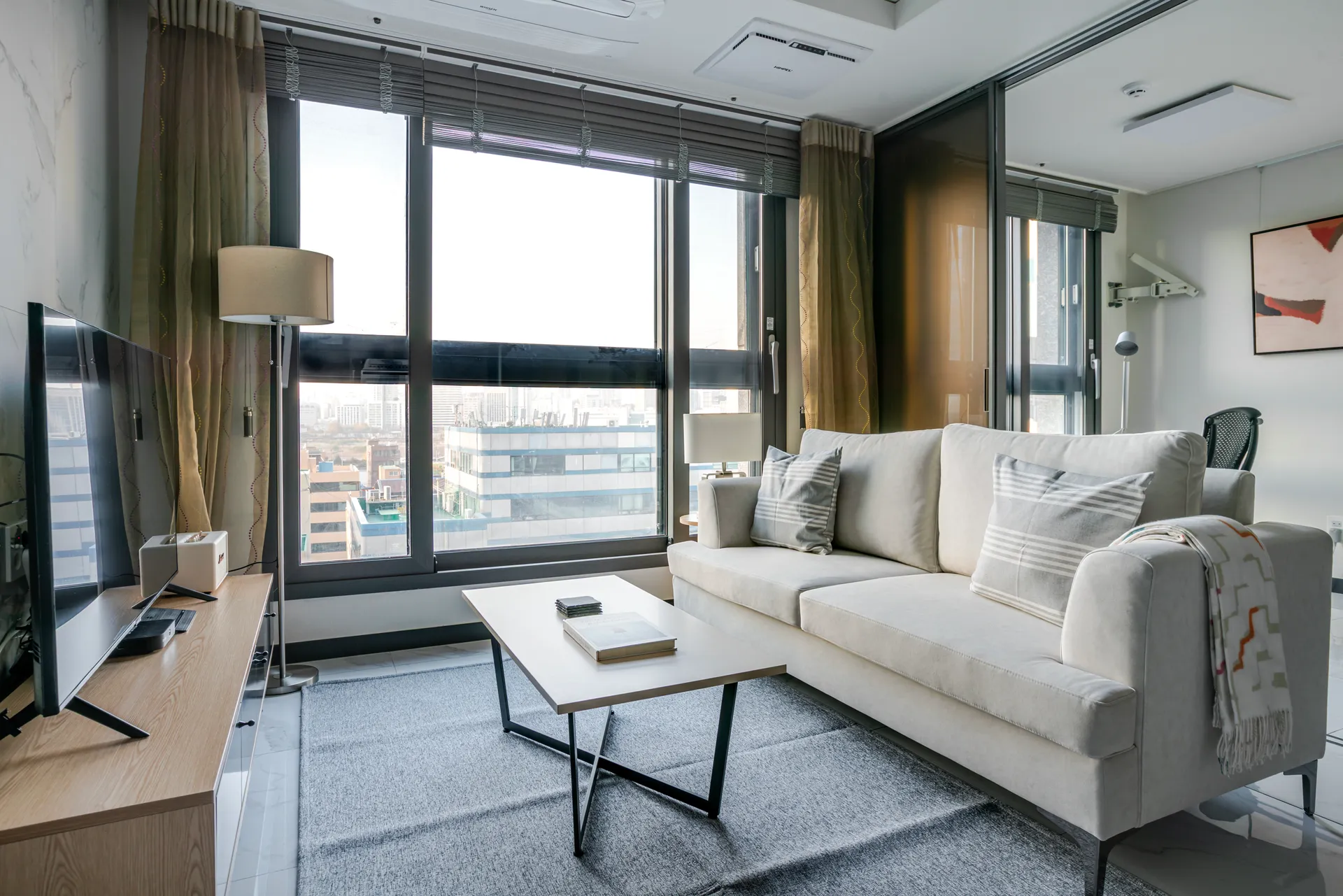 Compact One-Bedroom Home near Yongsan Station