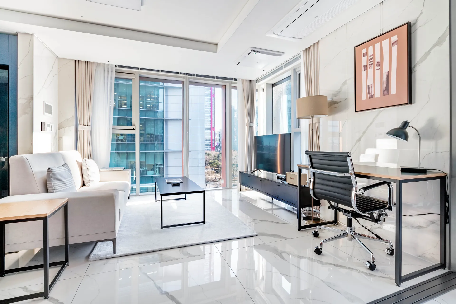 One-Bedroom Home by the Han River in Yeouido