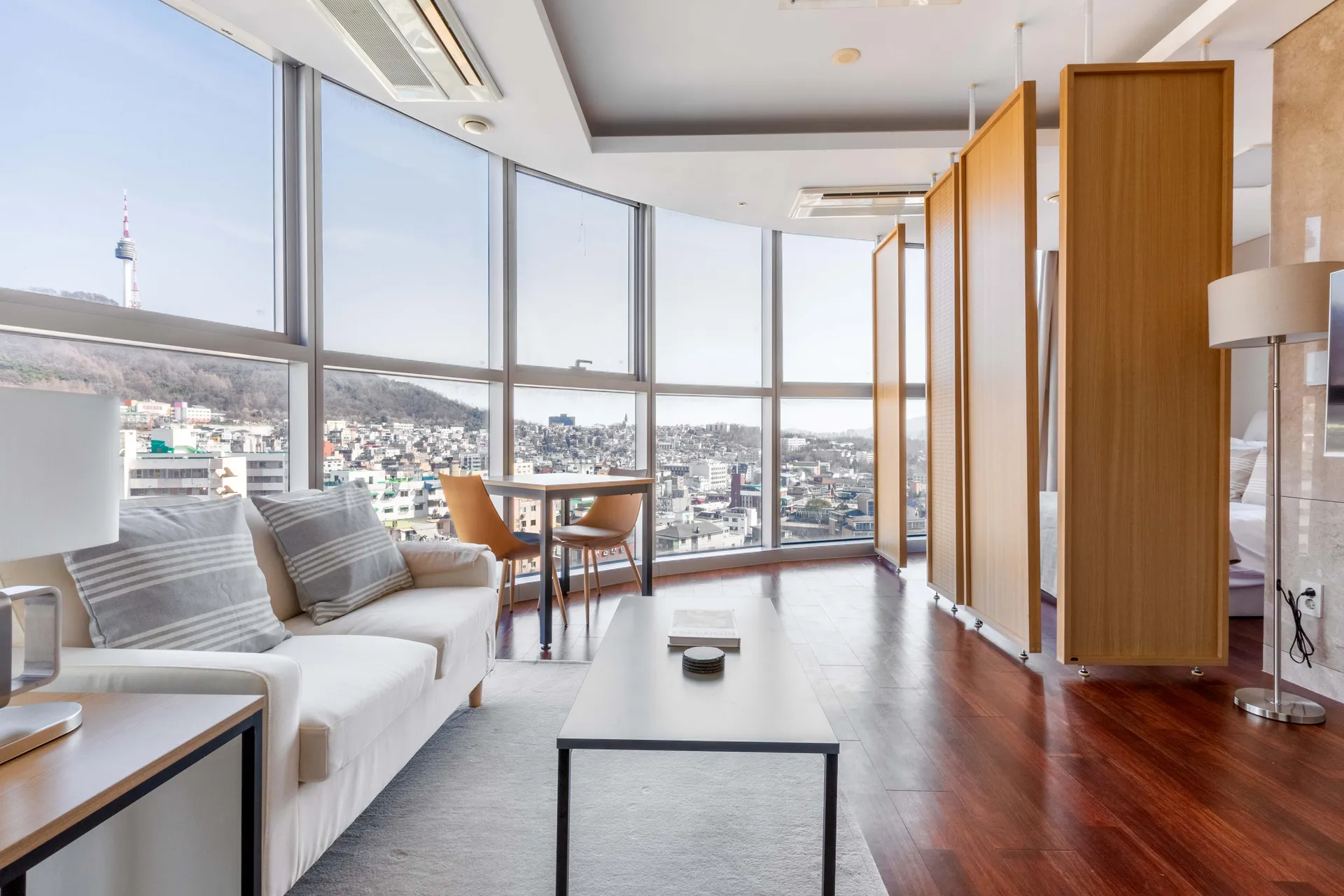 High-Floor One-Bedroom Home near Seoul Station