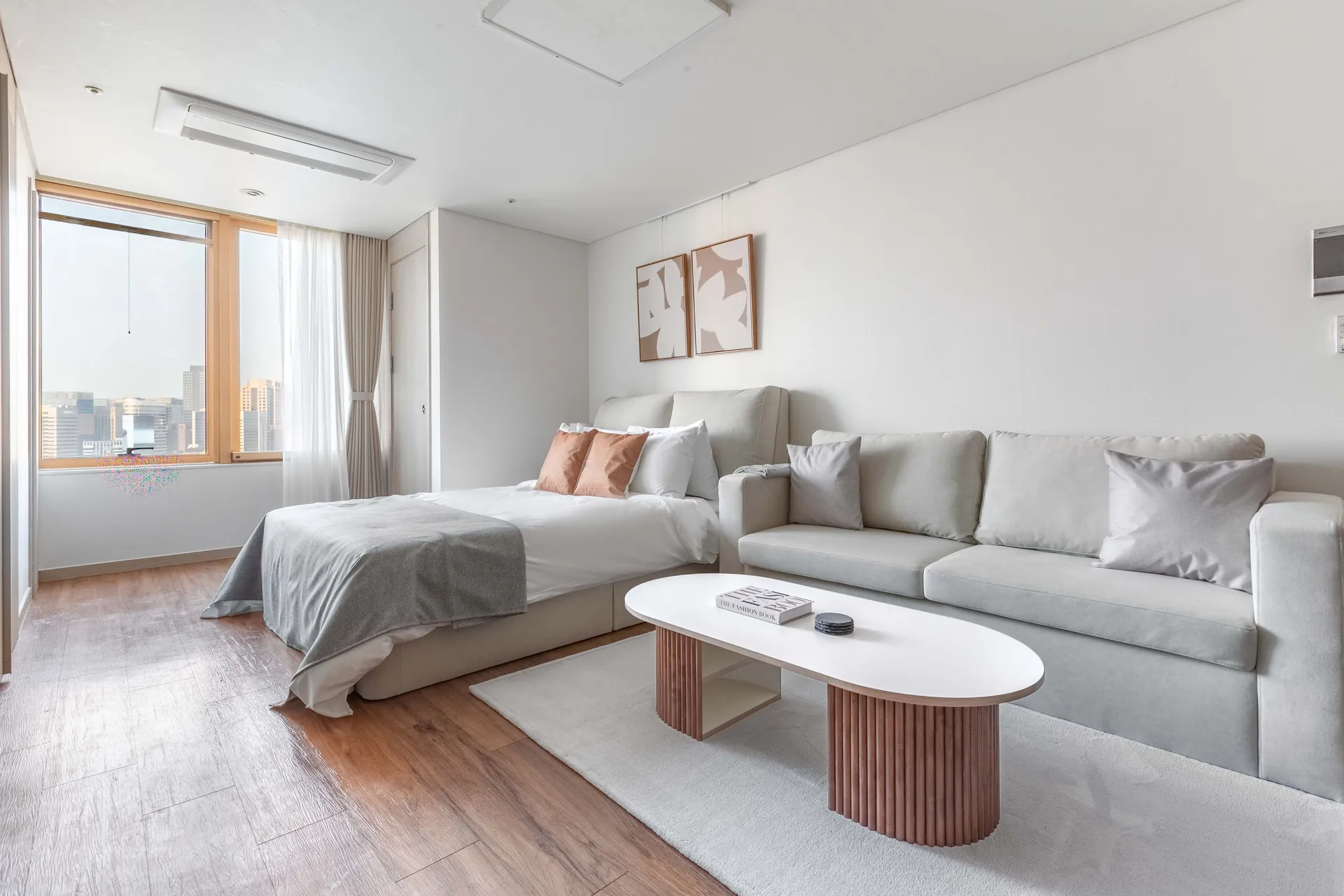High-Floor Studio Home near Seodaemun Station