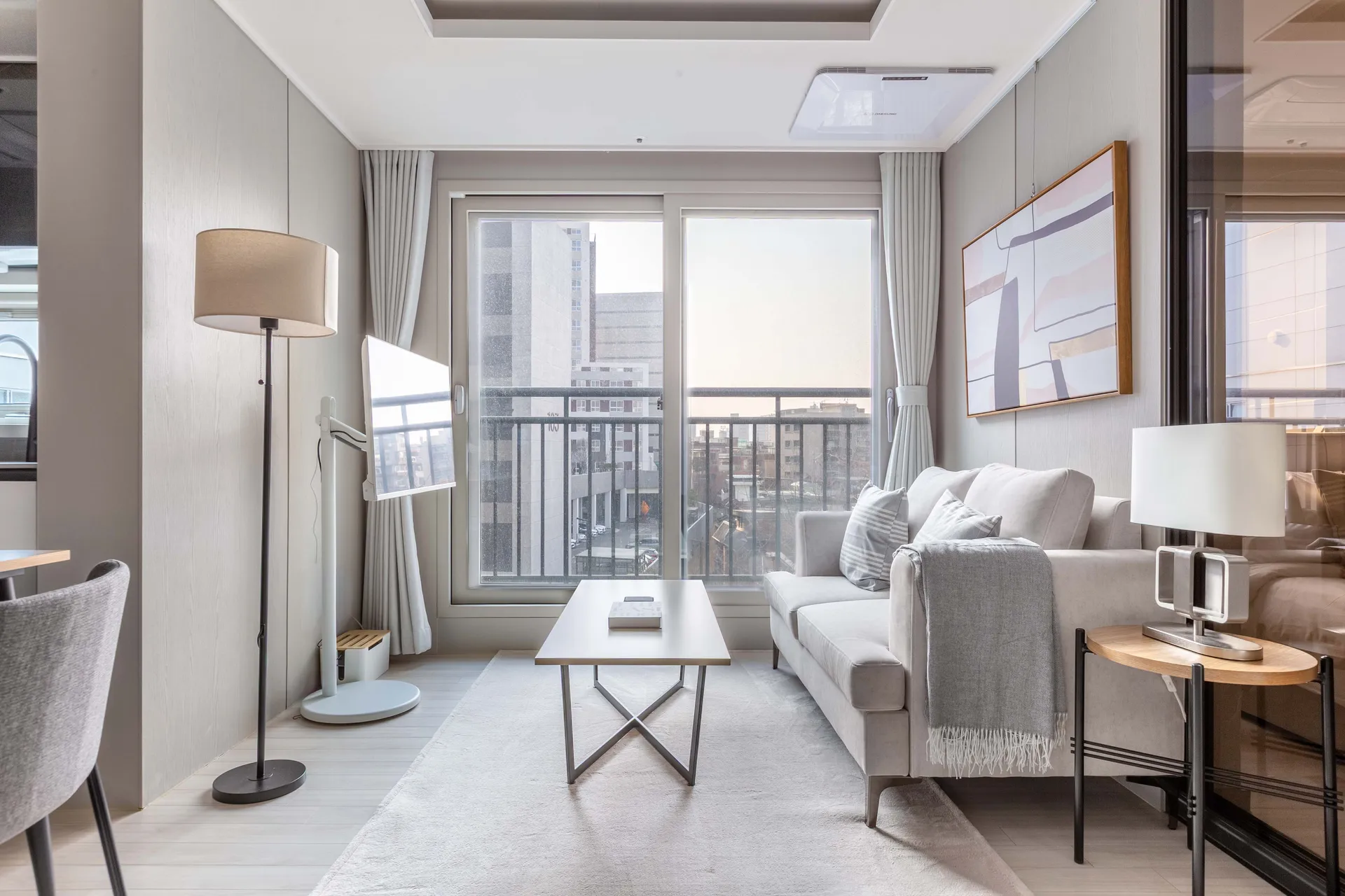One-Bedroom Home near Seoul Gimpo International Airport