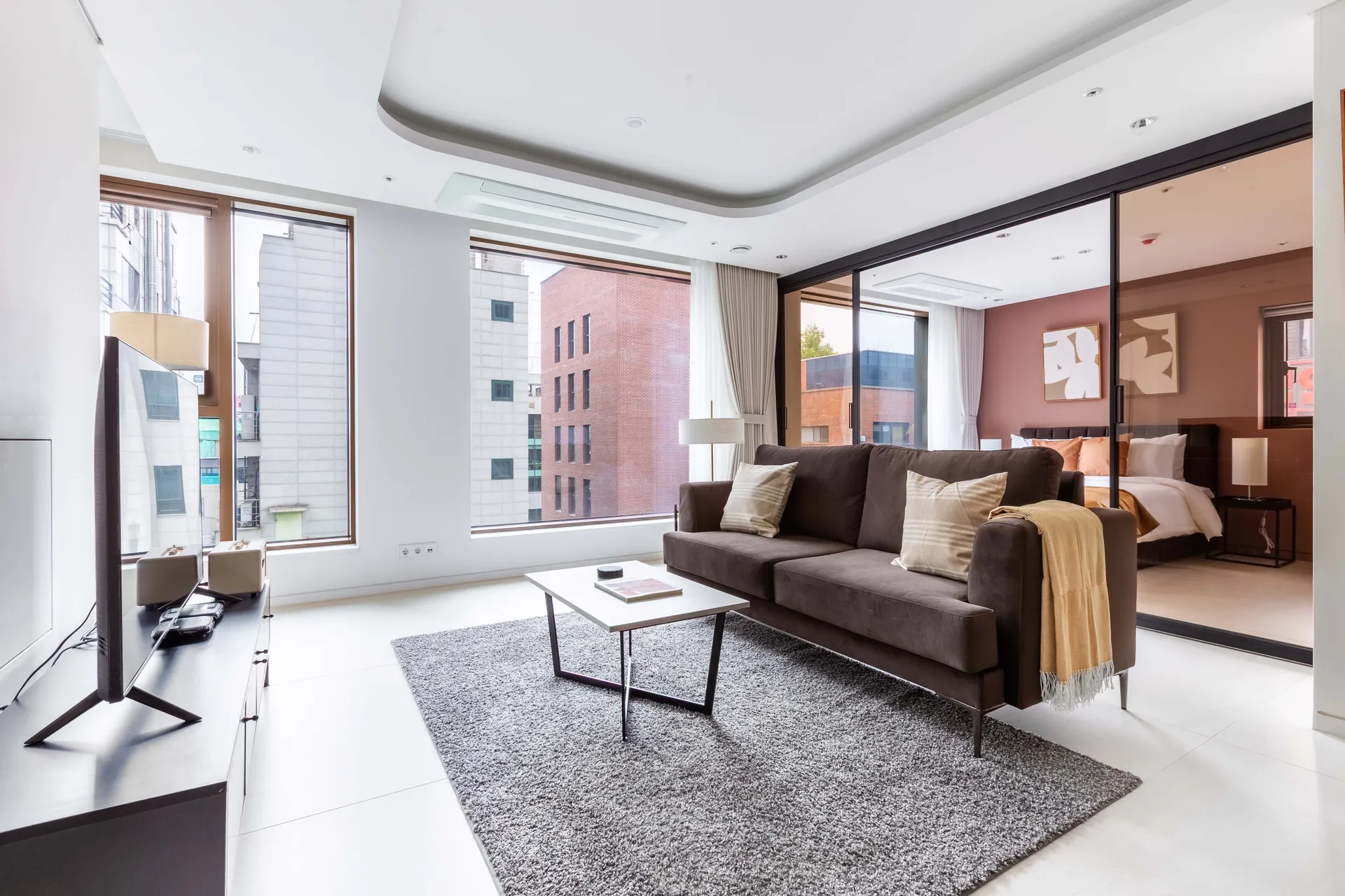One-Bedroom Home between Cheongdam & Gangnam Station